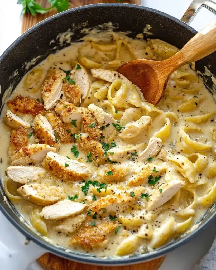 Creamy Chicken Pasta: A Delicious Weeknight Dinner