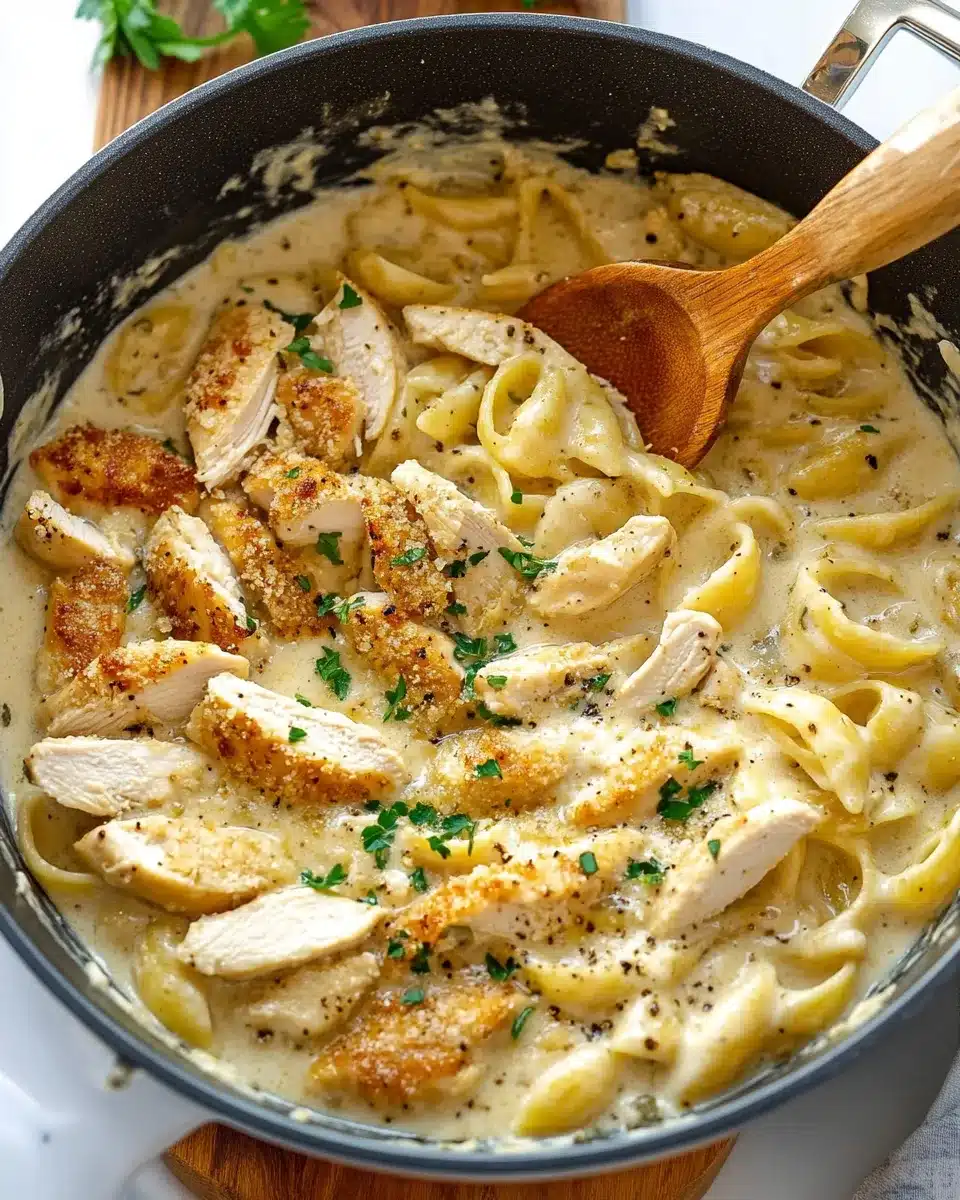 Creamy Chicken Pasta: A Delicious Weeknight Dinner